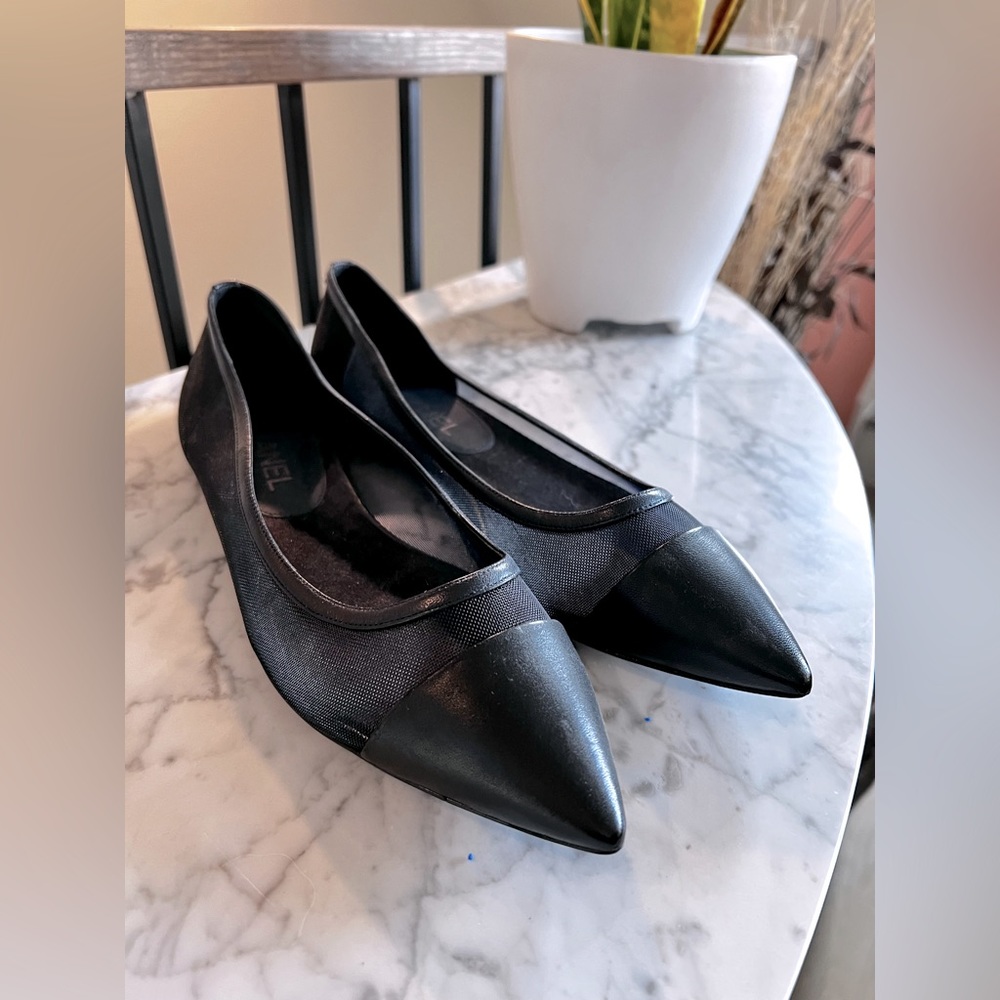 Chanel Interlocking CC Logo Ballet Flats
